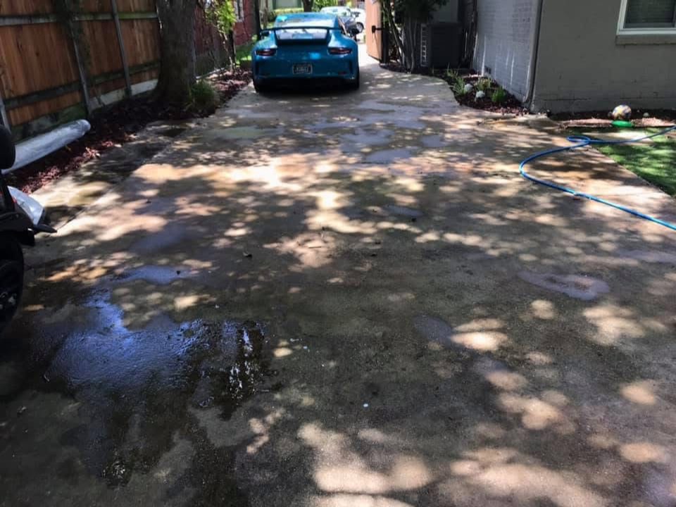 Before driveway power washing in Dallas Texas